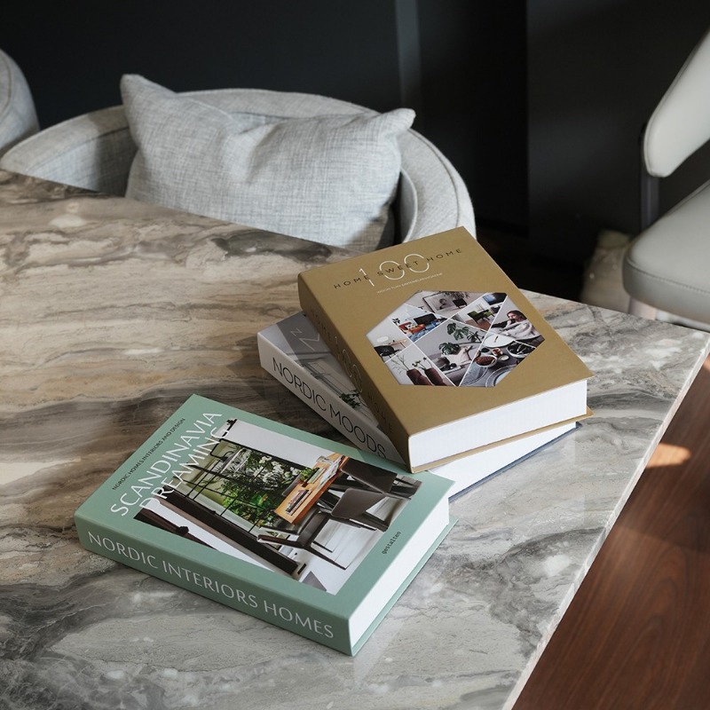 Simple Fake Books Ornament Bed - Interior Design Book reseña y precio